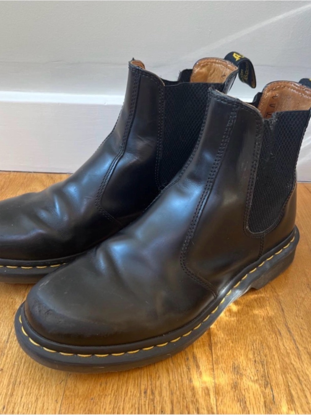 Dr. Martens 2976 Smooth Leather Chelsea Boots Black | Women US 9 / EU 41 / Mens